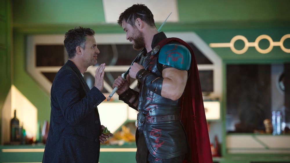 Review: 'Thor: Ragnarok' a technicolor blast of fun in space, Entertainment News