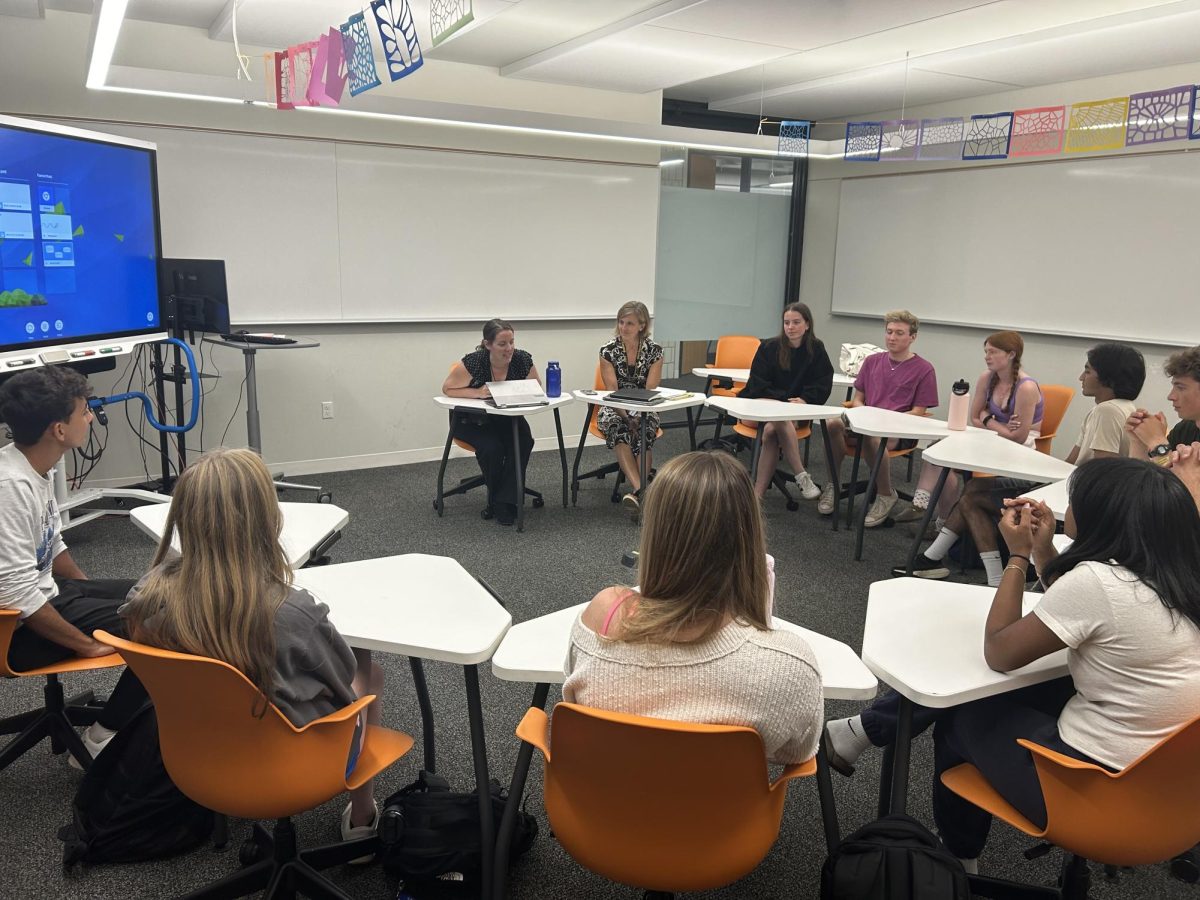 FIRST MEETING. The newly named Honors Council starts the year off by hosting its first meeting.