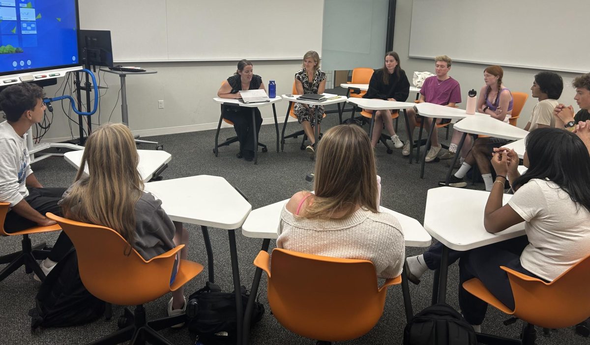 FIRST MEETING. The newly named Honors Council starts the year off by hosting its first meeting.