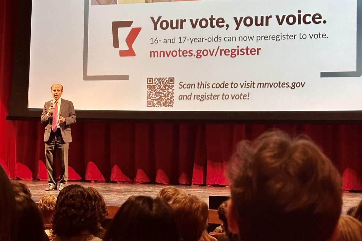 CHOOSE TO VOTE: Secretary of State Steve Simon spoke during X-period to the SPA student body about voter registration and the election process. Photo taken on Oct. 27 2023.